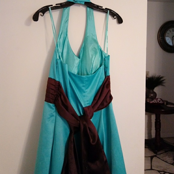 Dress - Picture 3 of 5